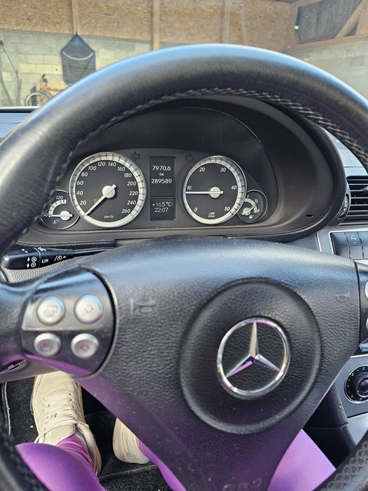 Vând Mercedes-Benz C220 CDI Avantgarde 2.2 Diesel – 150 CP – 2007