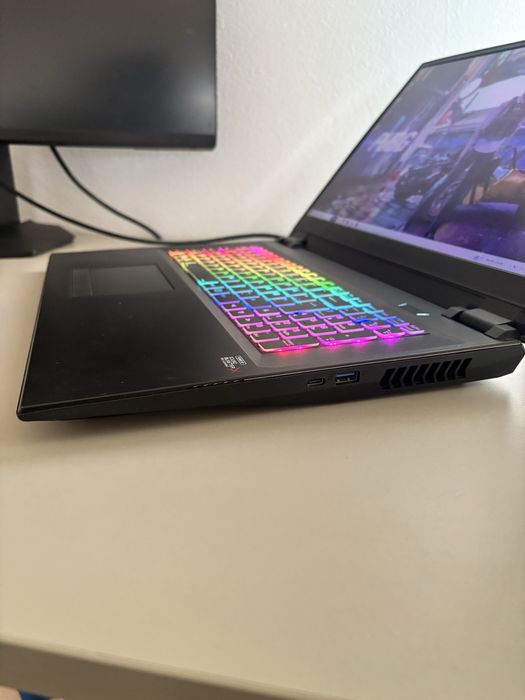 Clevo Gaming• i7-9750H• 32gb ram• RTX 2070• 1Tb SSD• 17,3” 144Hz