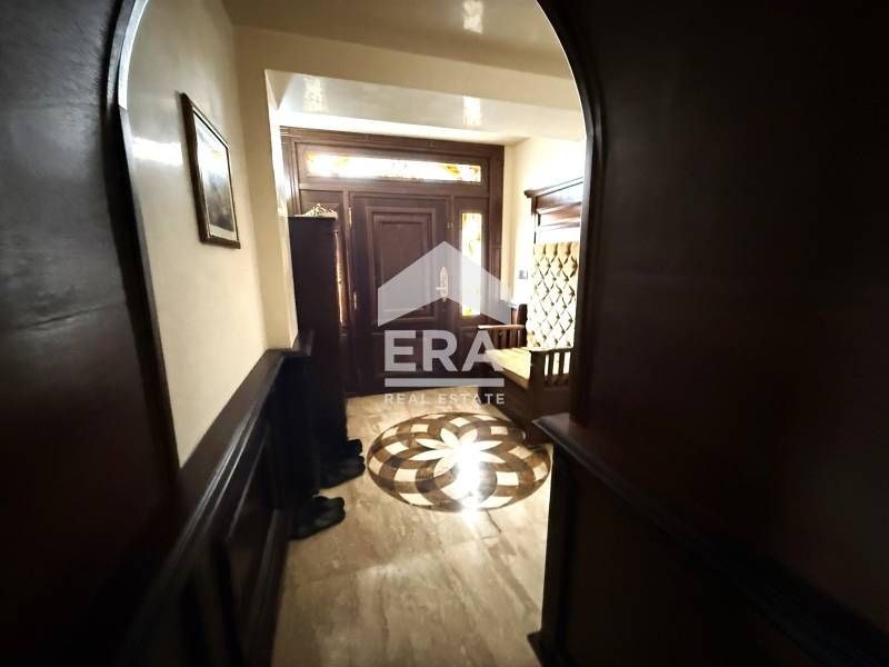 Продава се Къща в к.к. Св.Св. Константин и Елена - 753 кв.м за 1253 €/кв.м - Снимка #1