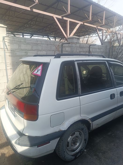 Продам Mitsubishi space runner