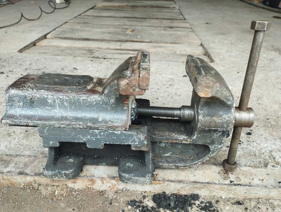 Продавам менгеме