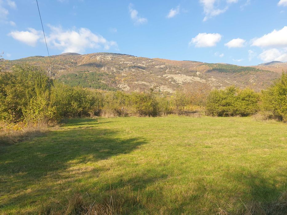 Продава се: Вилен имот  1.804 кв.м, в м.Яса тепе, на град Карлово