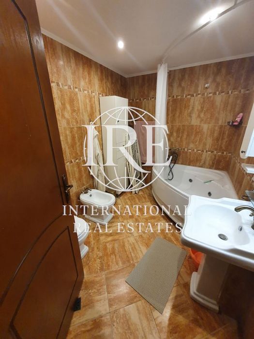 Продава се Тристаен апартамент в к.к. Св.Св. Константин и Елена - 165 кв.м за 1540 €/кв.м - Снимка #8