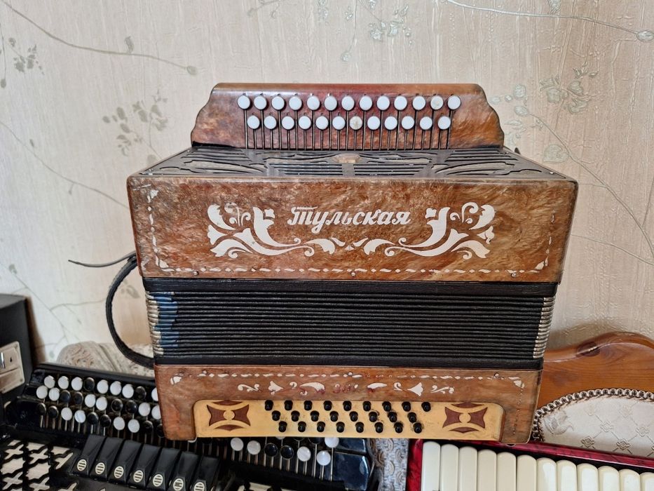 Продам аккордеон, баян