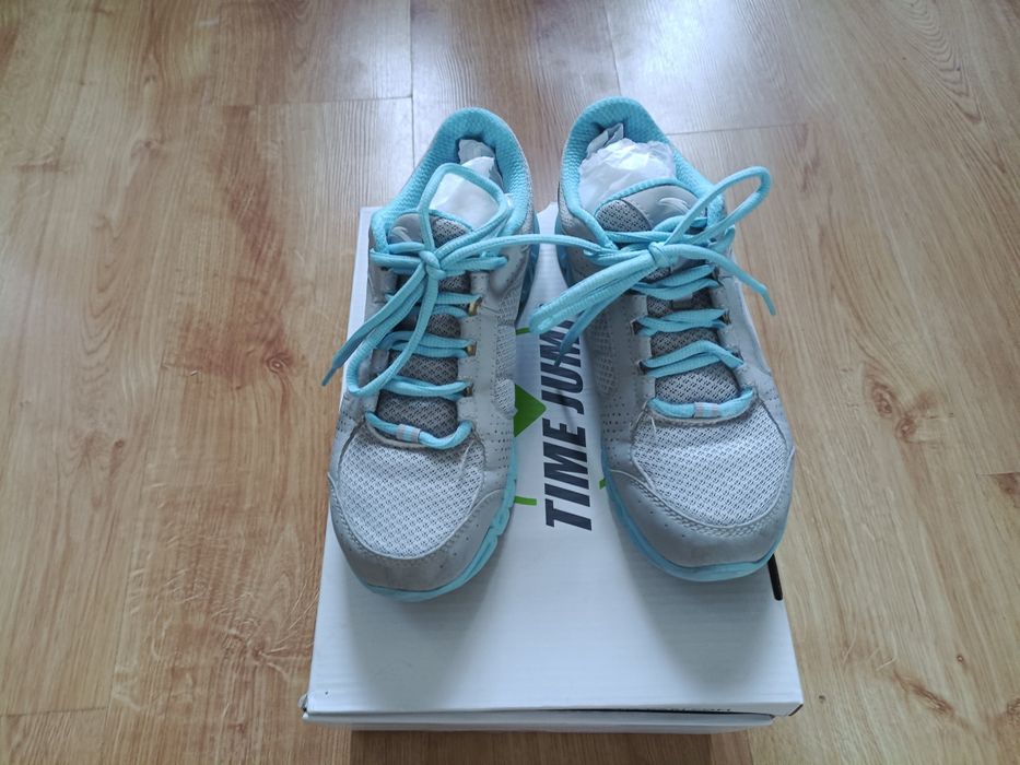 Кроссовки для девочек