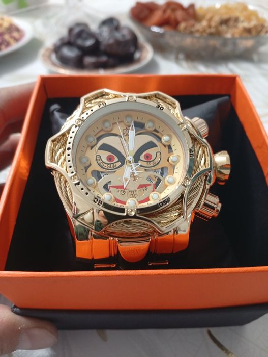 Продам большие новые часы