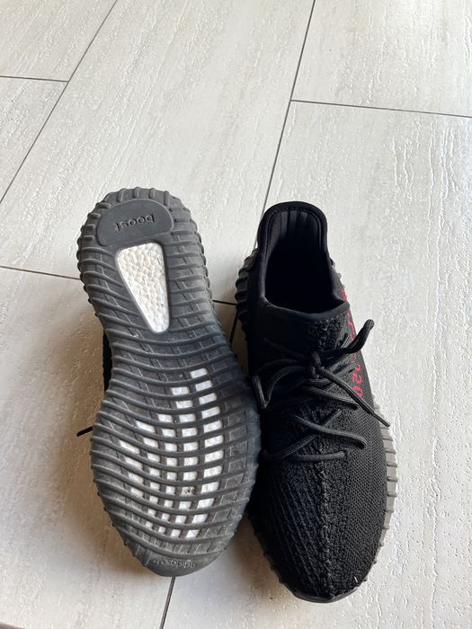 Yeezy boost 350v2 Bred