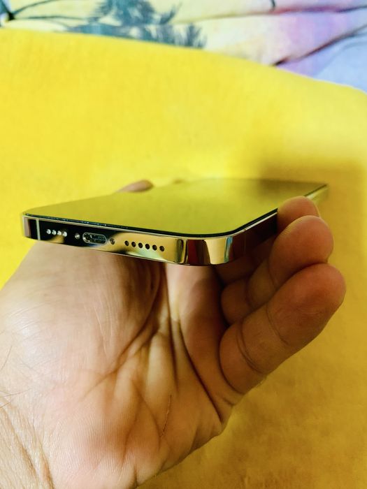 Iphone 13  pentru piese