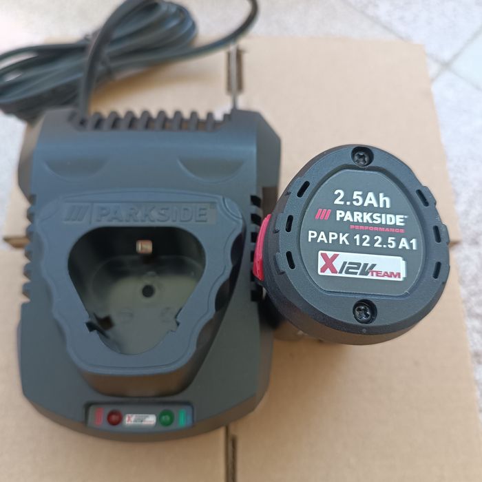 12 V - 2.5 Ah / 5 Ah Батерия и зарядно Parkside / Парксайд Performance