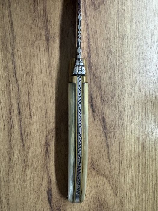 Френски сгъваем нож Laguiole стомана 12C27