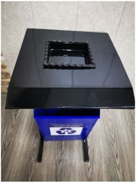 Урна с пепельницей