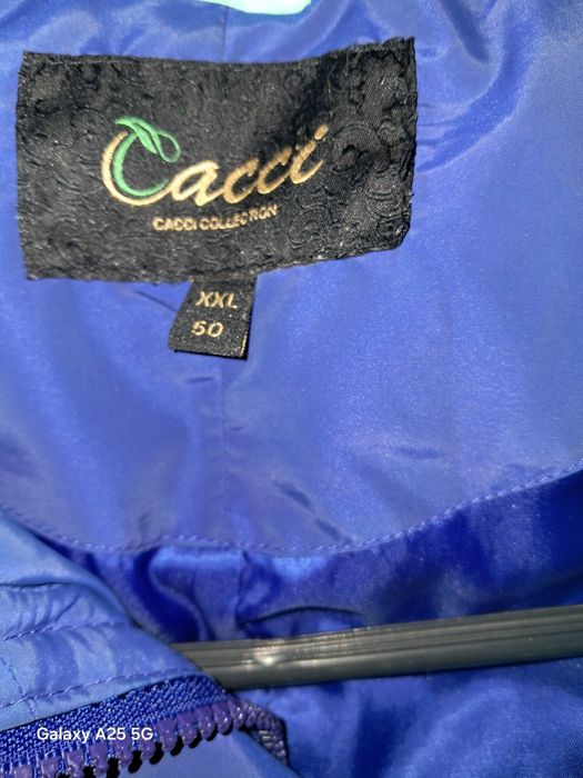 Vând geacă dama cu puff  la interior ,pt iarnă