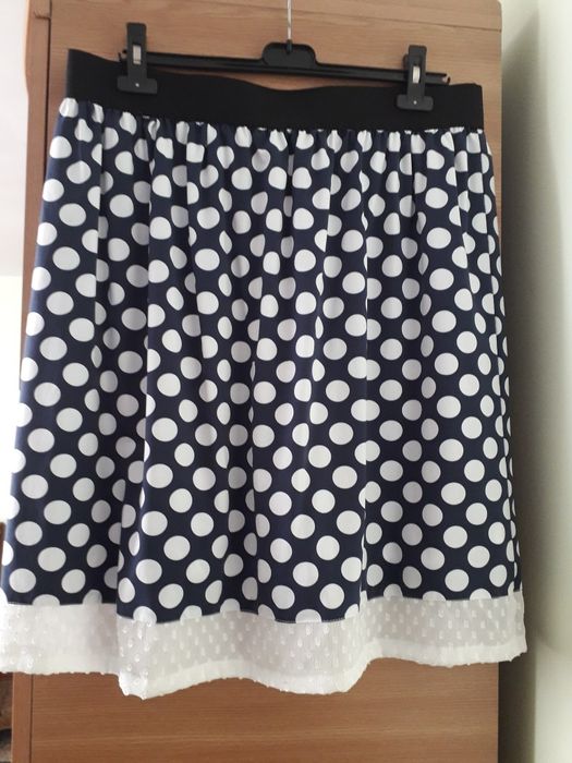 Fusta de vara cu dantelă