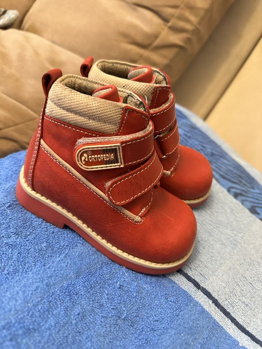 Ботинки Новые 21 размер осень весна