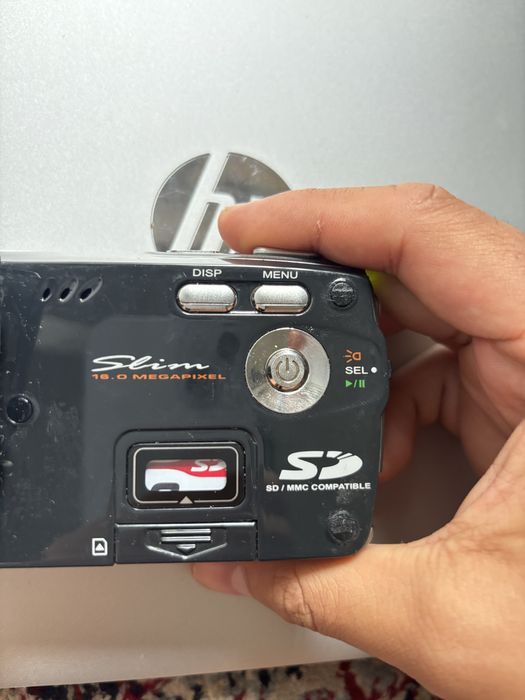 Продам Цифровая видеокамера Sony 16MP