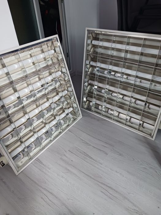 Plafoniera, corp iluminat