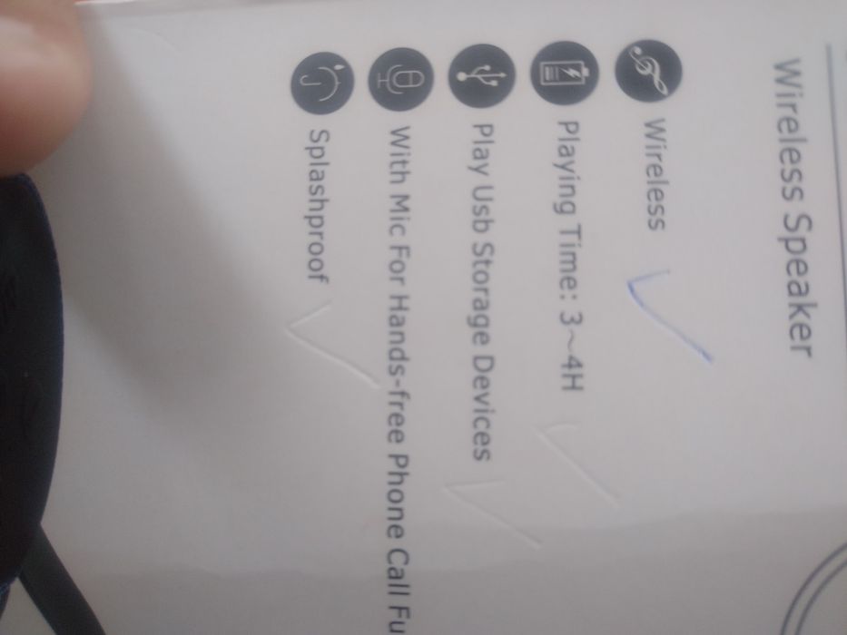 Красный и удобный колонка