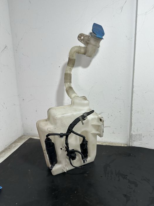 Vas lichid parbriz Volkswagen Vw Jetta Golf 5 1.9 1K0955453S