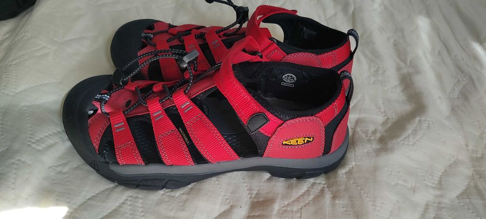 детски сандали KEEN