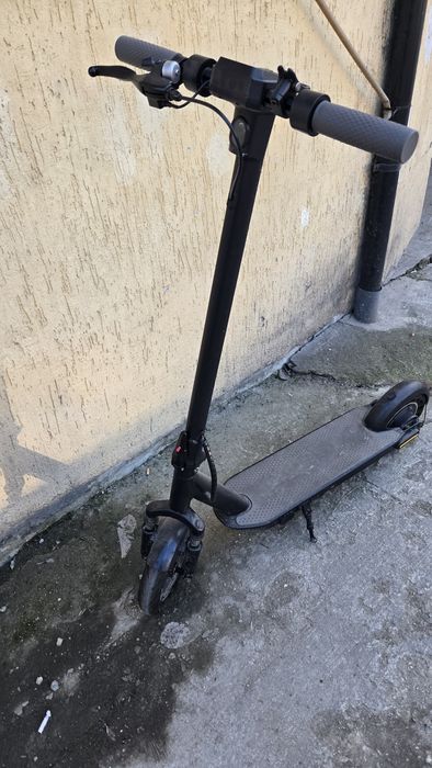 Електрическа тротинетка с предно окачване – отлична за града!