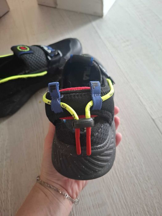 Кроссовки летние