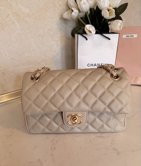 Дамска чанта Chanel Classic среден размер бежова