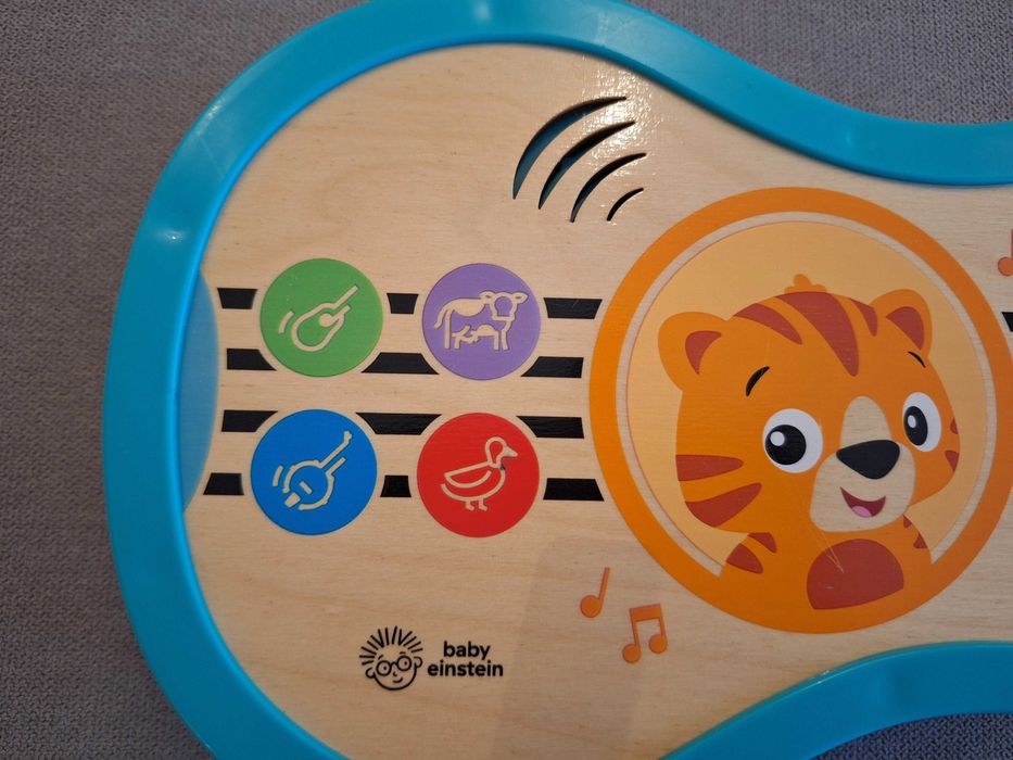 Дървена китара HAPE Baby Einstein