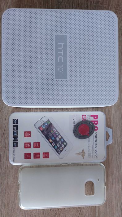 HTC 10 с оригинална кутия, зарядно и протектор