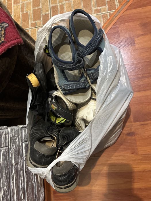 1 пакет обуви за шоколадку