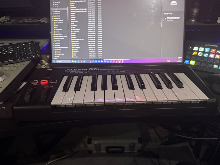 Alesis Q25 – MIDI клавиатура