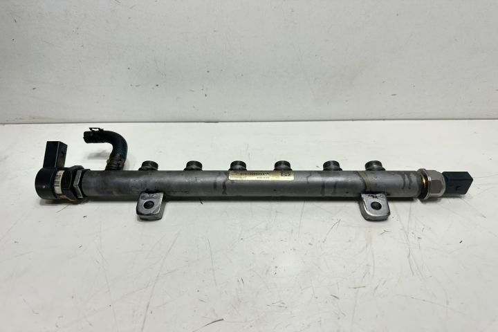 Rampa injectoare 076130093v245 Volkswagen VW Crafter prima generatie