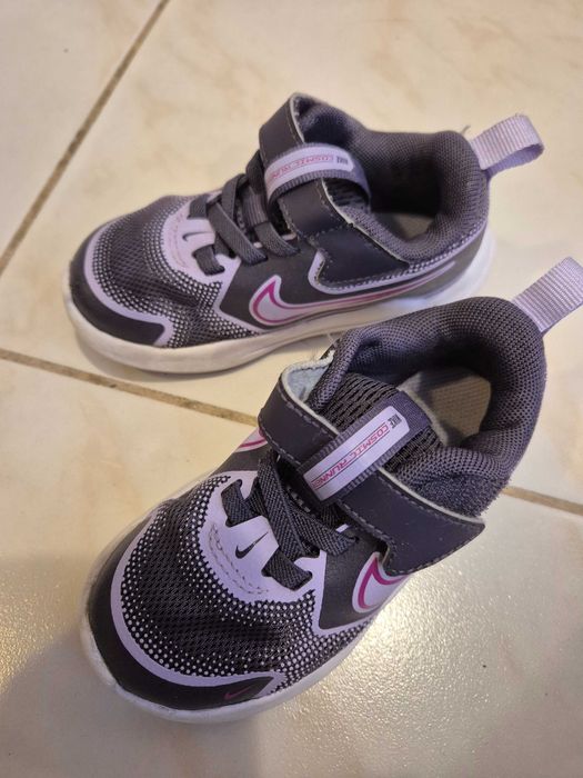Детски маратонки Nike Cosmic Runner