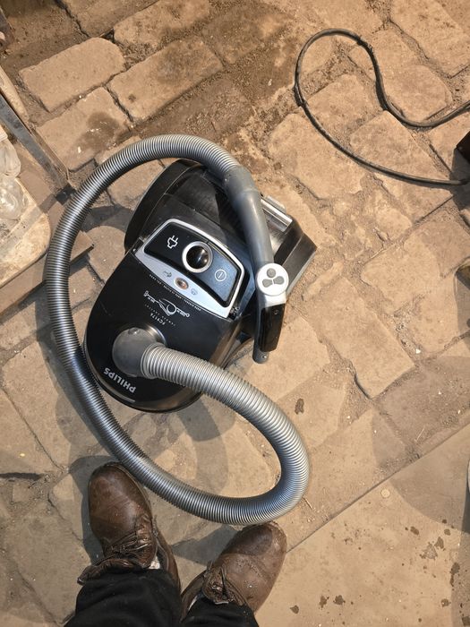 Пылесос дистанционного управления.