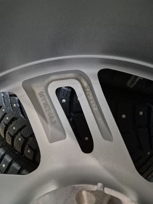 Продам диски с шинами 235/65 r17