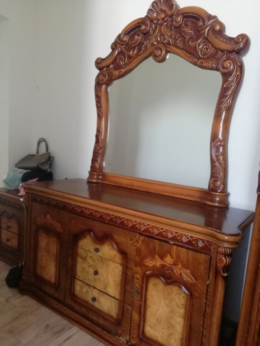 Спальный гарнитур