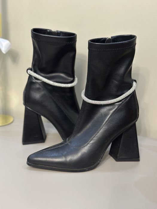 Полусапожки , сапоги , туфли