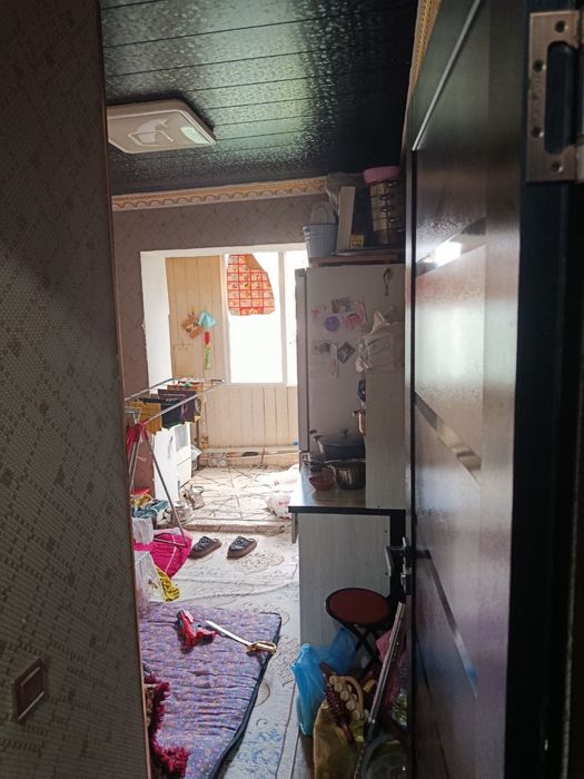 квартира.2/2/4.с ремонтом.рисивий базар.бакалей
