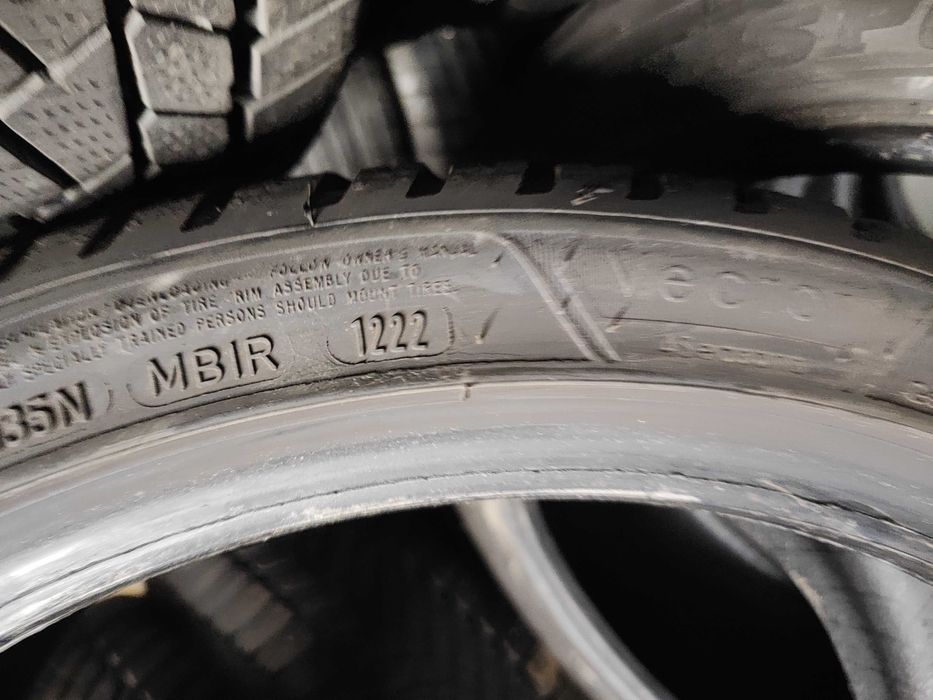 2бр. зимни гуми 225/40/18 Goodyear