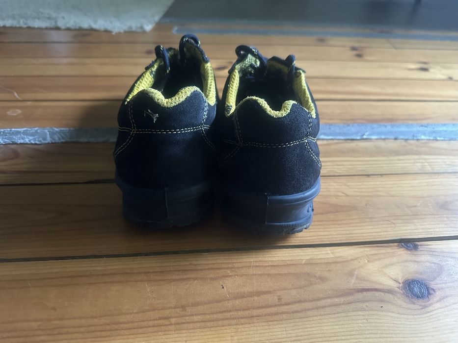 Комплект работни обувки и гащи