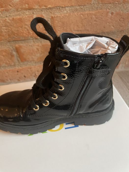 Ghete piele lacuita Geox