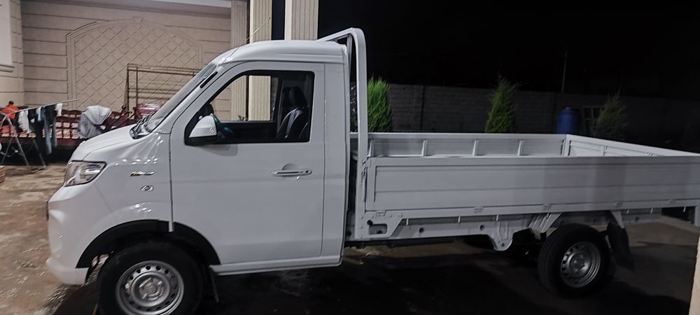 строй мусор  вызов доставка перевозка грузов лабо Гурзо такси