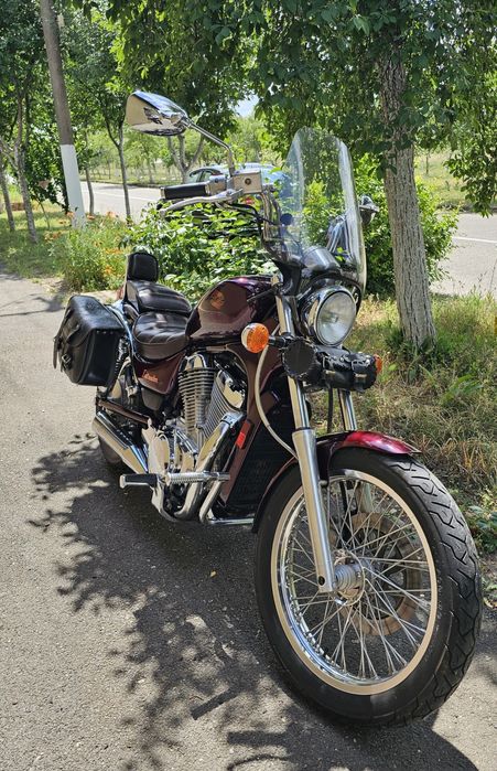 SUZUKI VS 700 INTRUDER  1987/ Stare foarte bună.