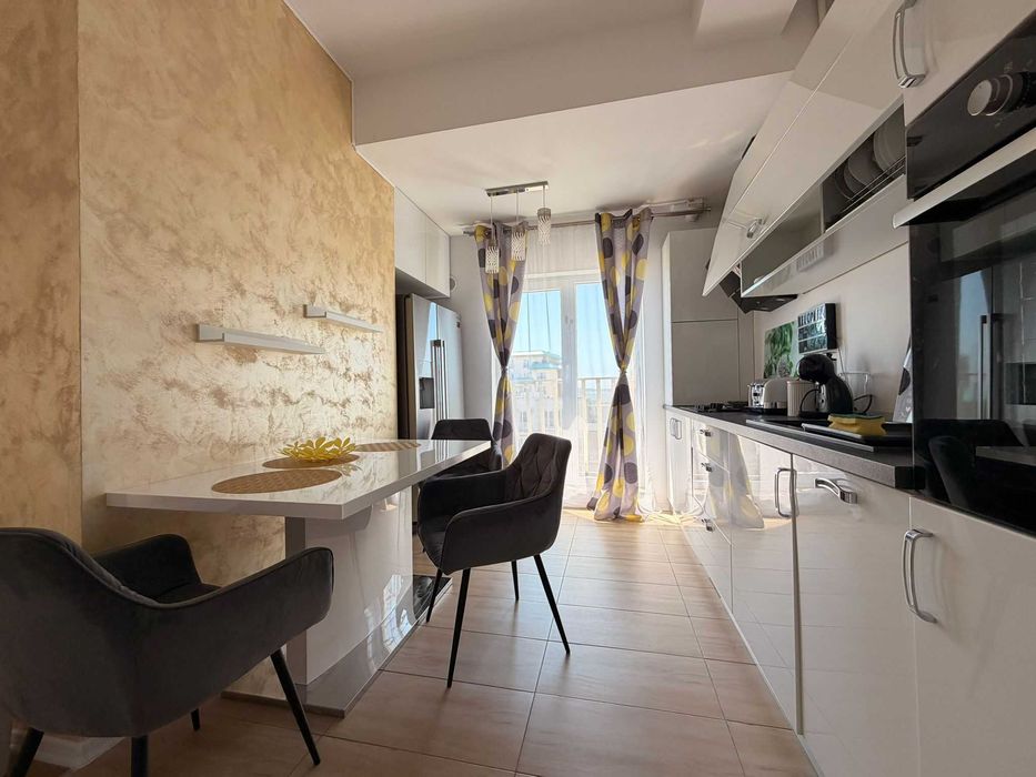 Regim hotelier 4 camere 2 bai Cosmopolis 8 persoane