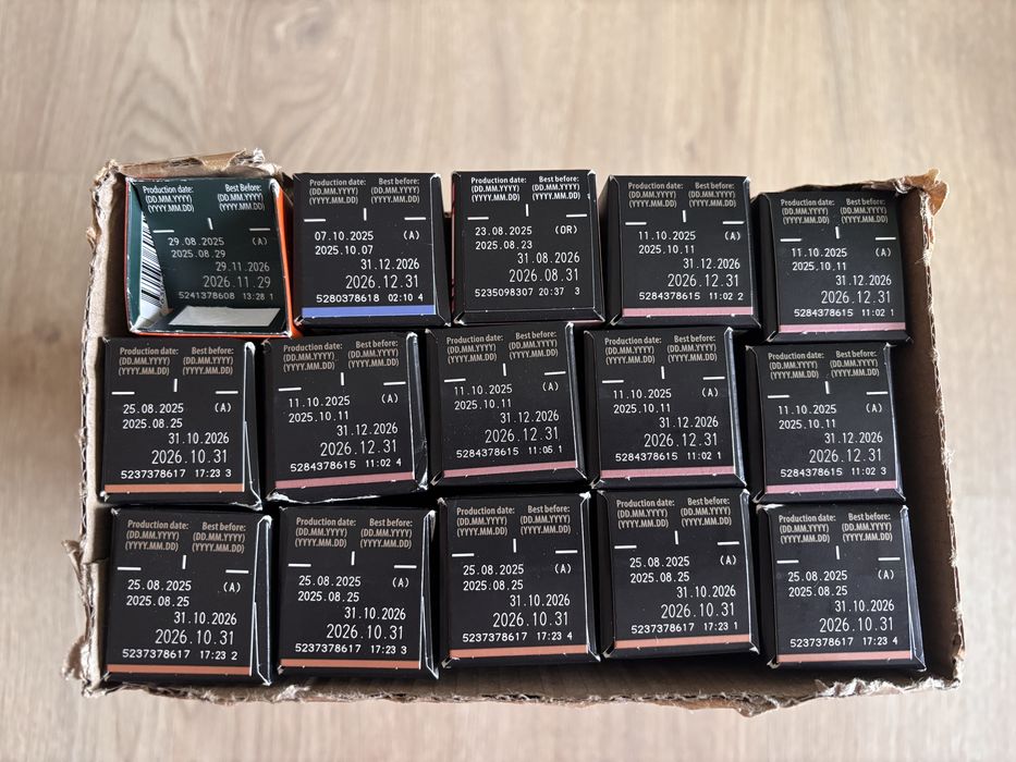 Aparat Nespresso + 140 capsule