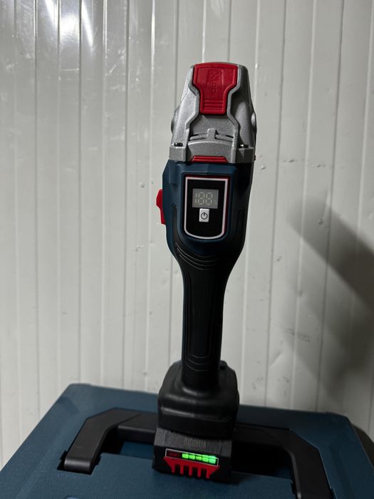 Bosch impact + flex cu afisaj acumulatori