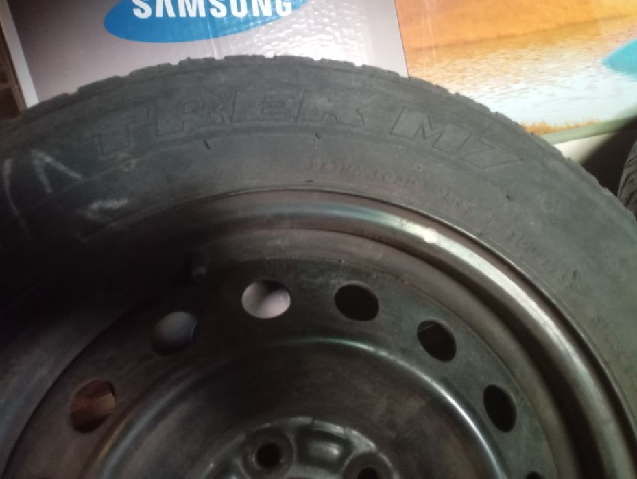 Продам всесезонные шины