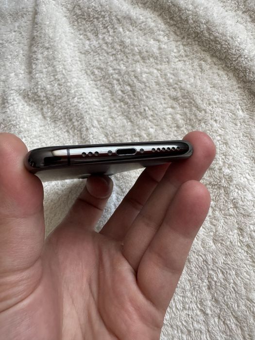 Айфон 11PRO в хорошем состоянии