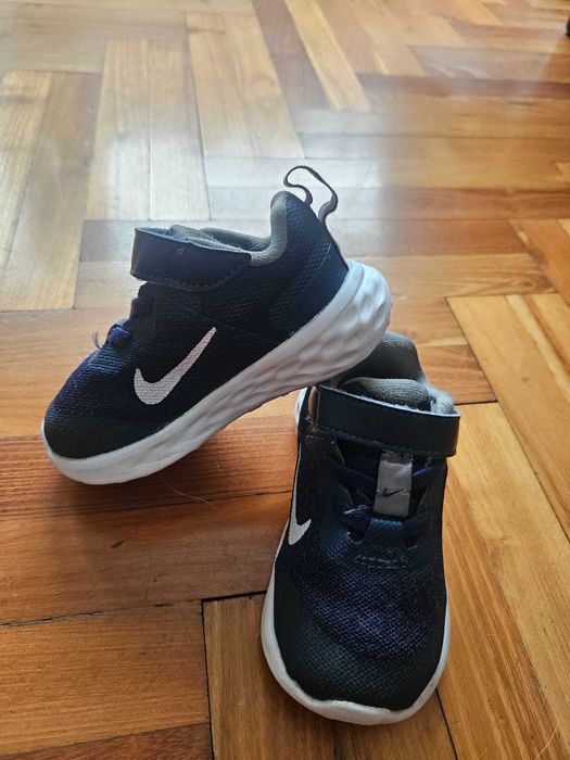 Бебешки маратонки Nike тъмно сини