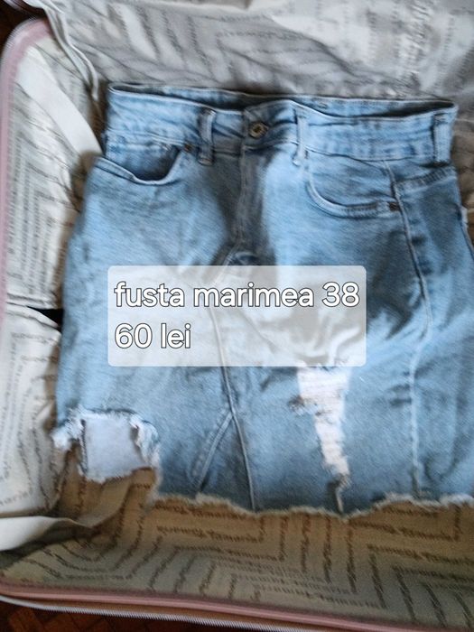 Vând haine aproape noi la pret bun