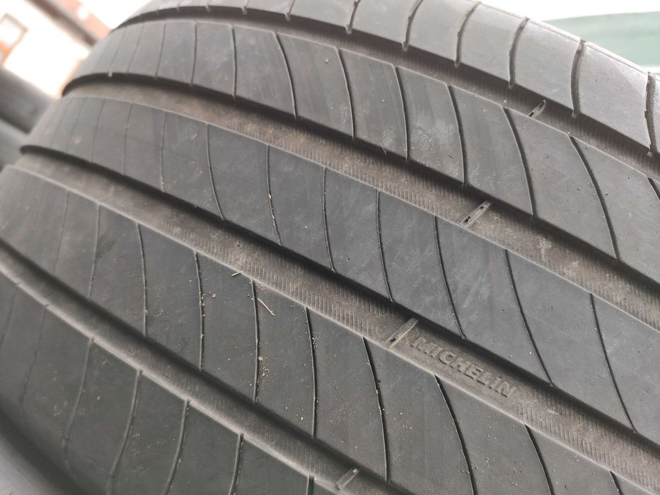 2бр Летни гуми 235 40 18 - Michelin